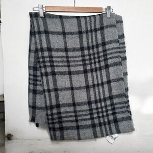 NWT ETEREO PLAID BLANKET SCARF